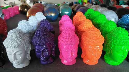 Têtes de Bouddha en résine en vente à l'export pour grossistes par agent sourcing à Bali en Indonésie. 