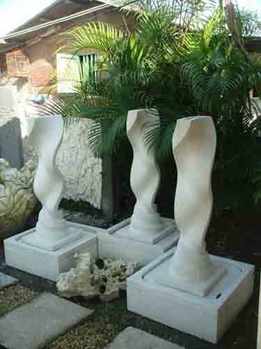 Indonesian white stone block design fountain for sale by agent sourcing agent in Bali Indonesia.