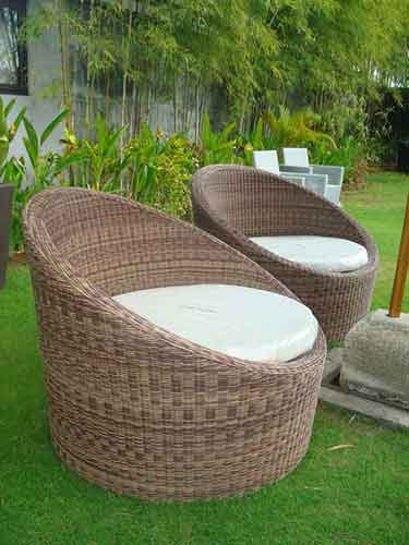 Synthetic rattan loveuse for sale in Bali by sourcing agent in indonesia.