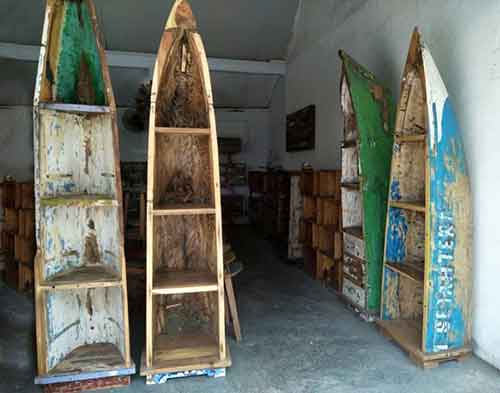 Shelves recycled boat wood to export by export agent Indonesia.