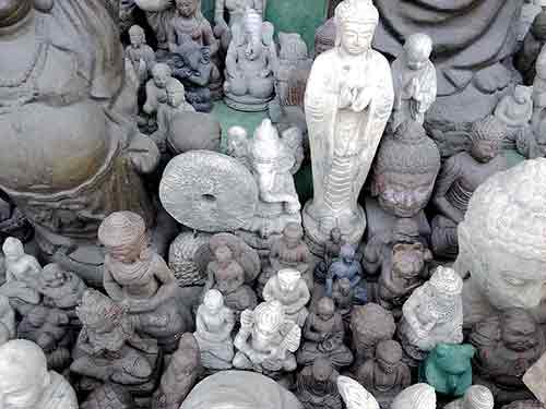 Large selection of Indonesian stone statues by buying agent in Indonesia, Bali export purchase.