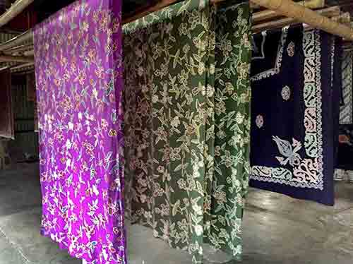 Tissus tentures indonésienne en vente à l'export pour grossistes par agent sourcing à Bali en Indonésie.