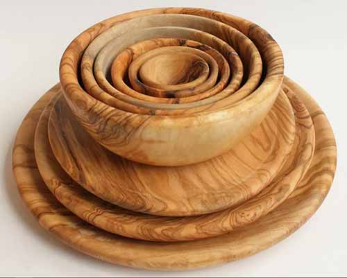 Bols et dessous de plats en bois en vente à l'export pour grossistes par agent sourcing à Bali en Indonésie. 